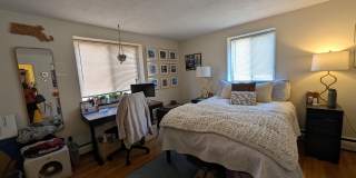 Great Location with Heat/HW Incl! Brookline 2-Bed/1-Bath for 9/1 Move-In Gallery 3