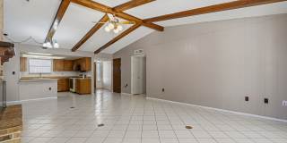 Home For Rent - Great Location on the Westside w/ Refrigerated Air! Gallery 7