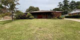 111 Hollingsworth Drive Gallery 1