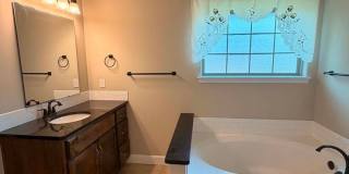 Beautiful 3 Bed / 2 Bath Home in Webb City – 1104 Lakeview Drive Gallery 16