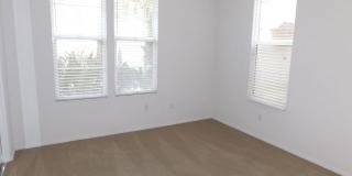 Exceptional 3 bed, 3.5 bath home in Irvine. Gallery 7