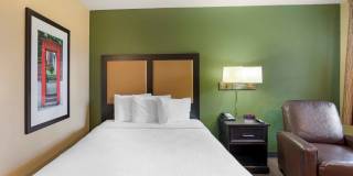 Newport News - Oyster Point Gallery 11