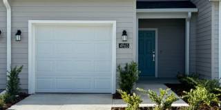Charming Modern Townhome in Marion Ranch – Prime Ocala Location, Internet, Trash & Lawn Care Included! Gallery 1