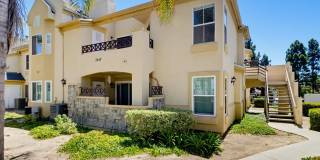 Spacious 2BR/2BA Eastlake Condo with Pool, Gym & Lake Access Gallery 1
