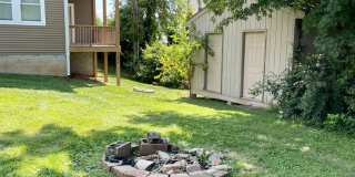 Spacious 3 bed/2 bath - walk to campus! Gallery 23