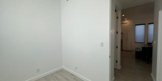 Five Bedroom/Four Bathroom Luxury House in Koreatown Gallery 8