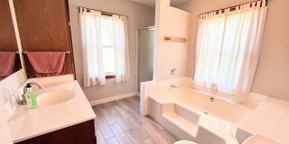 Charming Single Family Home - Hardwood Floors - Large Detached Garage - Fenced-In Backyard Gallery 10