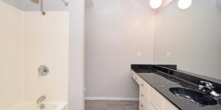 4/3 w/ Fenced yard & enclosed patio! Gallery 26