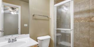 Great duplex in a great location Gallery 14