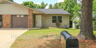 205 White Oak Dr NE Gallery 1