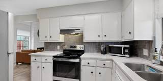 Updated 3 bedroom duplex near Greenbelt! Gallery 1