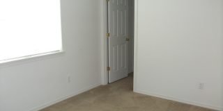 Large Beautiful 4 Bedroom Home w/ Loft & Upstairs Laundry Room! Gallery 10