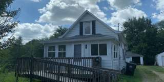 Cute 2 Bedroom Home Gallery 1