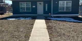 Three Bedroom Home with Large Yard Gallery 1