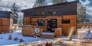 Hiatus Hideaway #3 - Close to Old Mill - Fully Furnished available Now Gallery 1