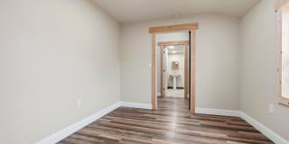 910 N Kaweah Street Gallery 17