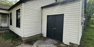 919 South Clements Street Gallery 17