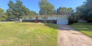 MOVE IN SPECIAL!  Spacious 3 Bed, 2 Bath Home with Large Yard Available! Gallery 3
