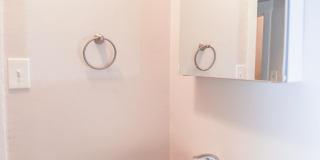 4649 N Manor Gallery 7