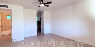 810 N Alvernon Way Gallery 9