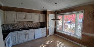 3 Bedroom 2.5 Bathroom Townhome! Gallery 7