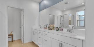 Beautiful Energy Efficient Hayward Townhome w/ Modern Updates Gallery 16