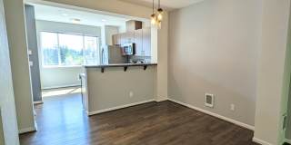 North Lynnwood Spacious Townhome with 2 car garage Gallery 6