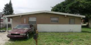 Nice 3-1 house next to SWAP SHOP Gallery 1