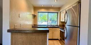 Beautiful & Bright 2-Bedroom + Office Corner Condo in North Boulder Gallery 8