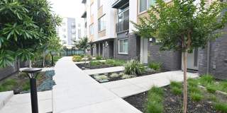 Upscale 2-BR Dual-Suite Condo in Downtown San Jose Gallery 23