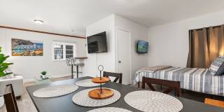 Charming comfy Studio in La Jolla Village! Gallery 15