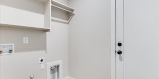 Beautiful Three Bedroom, Two Bathroom Gallery 25