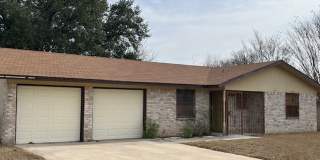 Relocate with Ease! Stylish Mid-Term Rental, All Utilities and Lawn Care Included! Gallery 2