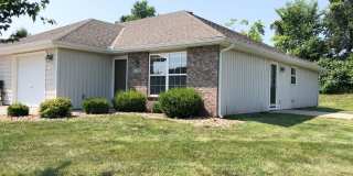 2 Bed Single Level Duplex in Grain Valley 2 Bed Single Level Duplex in Grain Valley Gallery 3