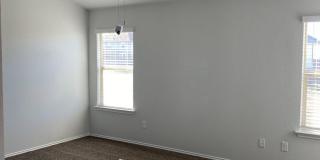 BEAUTIFUL 4-bedroom 2-bathroom home! !!HALF OFF 1ST MONTH!! Gallery 10