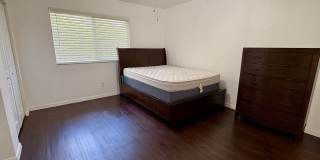 Cozy 3/2.5 Townhome in Convenient Location Gallery 14