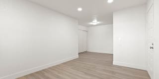 The Huntley Gallery 15