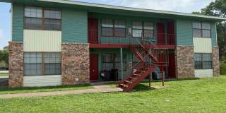 Cute 2 Bed 1 Bath Unit in Quiet Fourplex Gallery 1