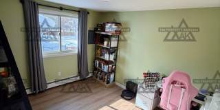 4 Bedroom Home in Fairbanks / Washer& Dryer / Cat Friendly Gallery 13