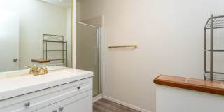 Beautifully Maintained Townhome with Fantastic Amenities Gallery 20