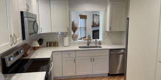 Old Village Cottage - 1.5 Blocks to Pitt Street Bridge Gallery 14