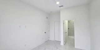 306 NE 10th Ter Gallery 23