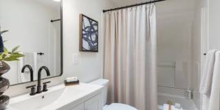 Remodeled Rambler with 2/Car garage, RV Parking and an Impressive Back Yard!!!!! Gallery 19