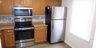 Middle River Townhome! Gallery 3