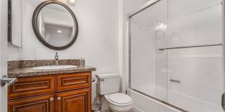 5520 Owensmouth Gallery 10