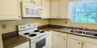 2 Bedroom, 1.5 Townhouse Gallery 8