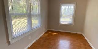3 Bed 2 Bath Cottage in Midtown! Gallery 16