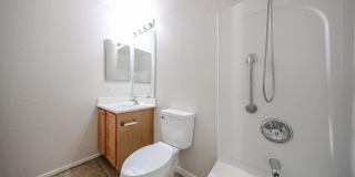 16034 W Winchcomb Drive Gallery 40