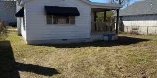 2 bedroom home in Historic Downtown Walking District of Morehead City with fenced in yard Gallery 1