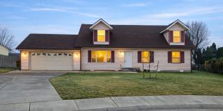 4 bedroom, 3 bath, fully fenced, SOLOR PANELS-NO ELECTRIC BILL! Gallery 1